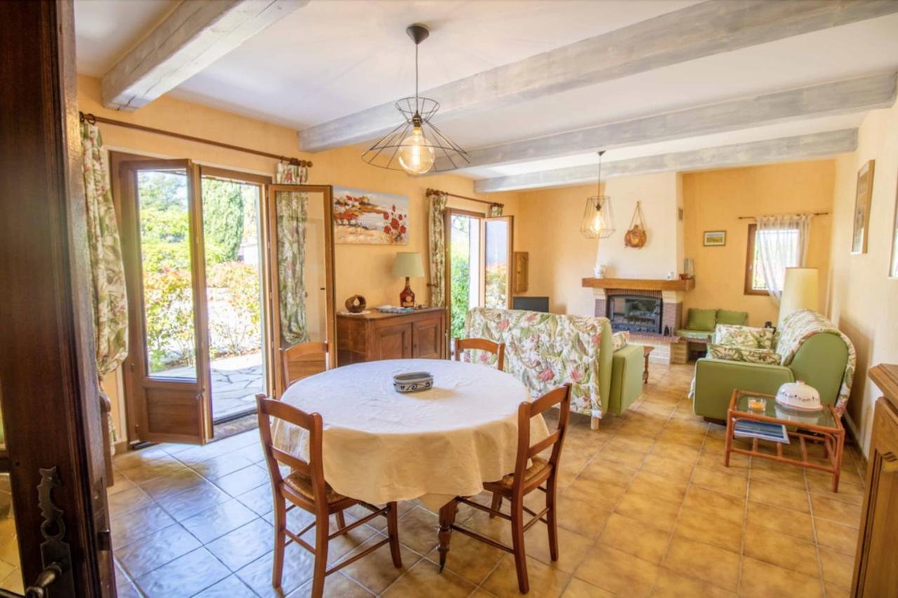 Large Spacious House In Frejus Bagian luar foto
