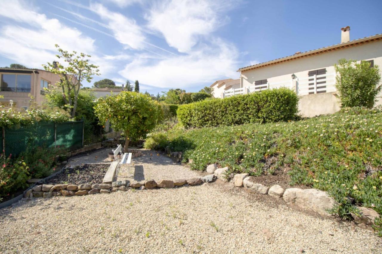 Large Spacious House In Frejus Bagian luar foto